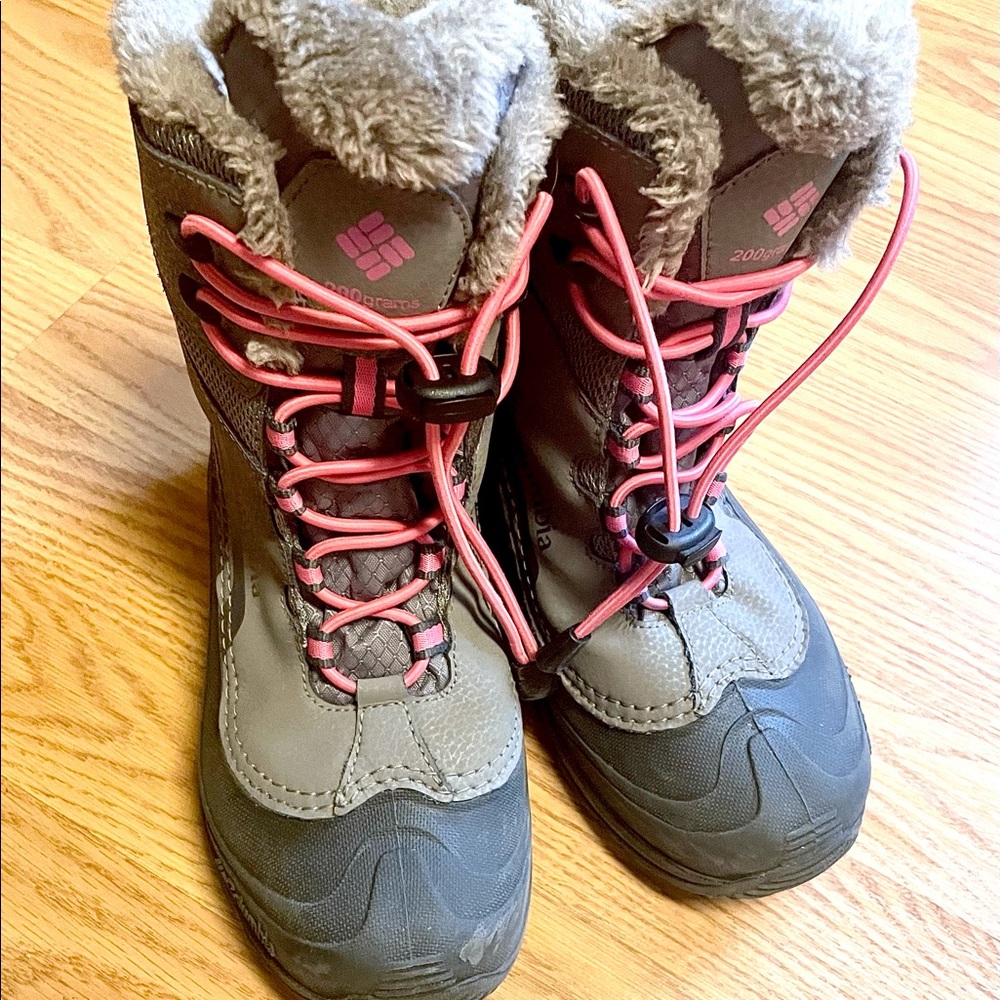 COLUMBIA SNOW BOOTS